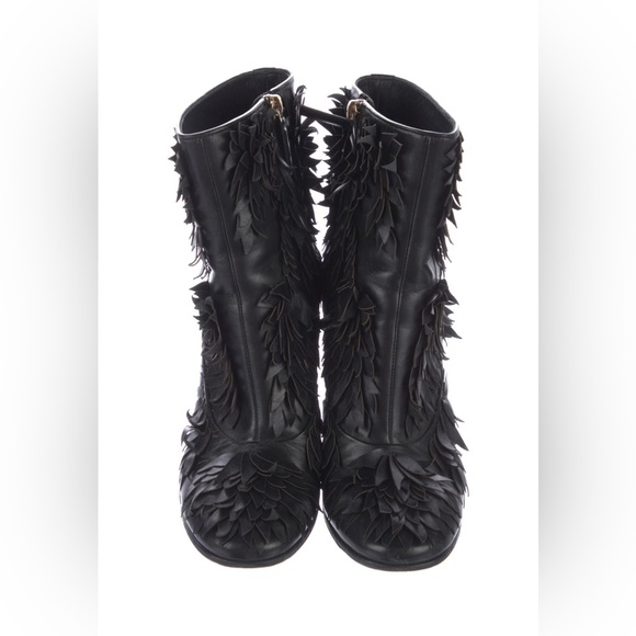 Chanel Booties Black Leather 2018 Fringe Leaf Round Toe Interlocking CC Unique - Picture 3 of 6